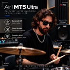 Batteur portant les lunettes MT5 Ultra avec présentation des commandes intelligentes